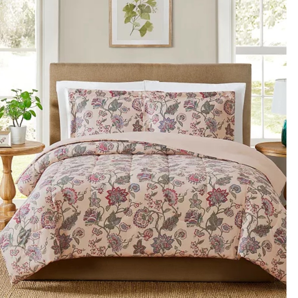 NWT - Two Ridgefield 2-piece Twin Comforter Sets (for Macys)